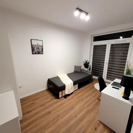 홈스테이 Pobitno Cosy 제수프